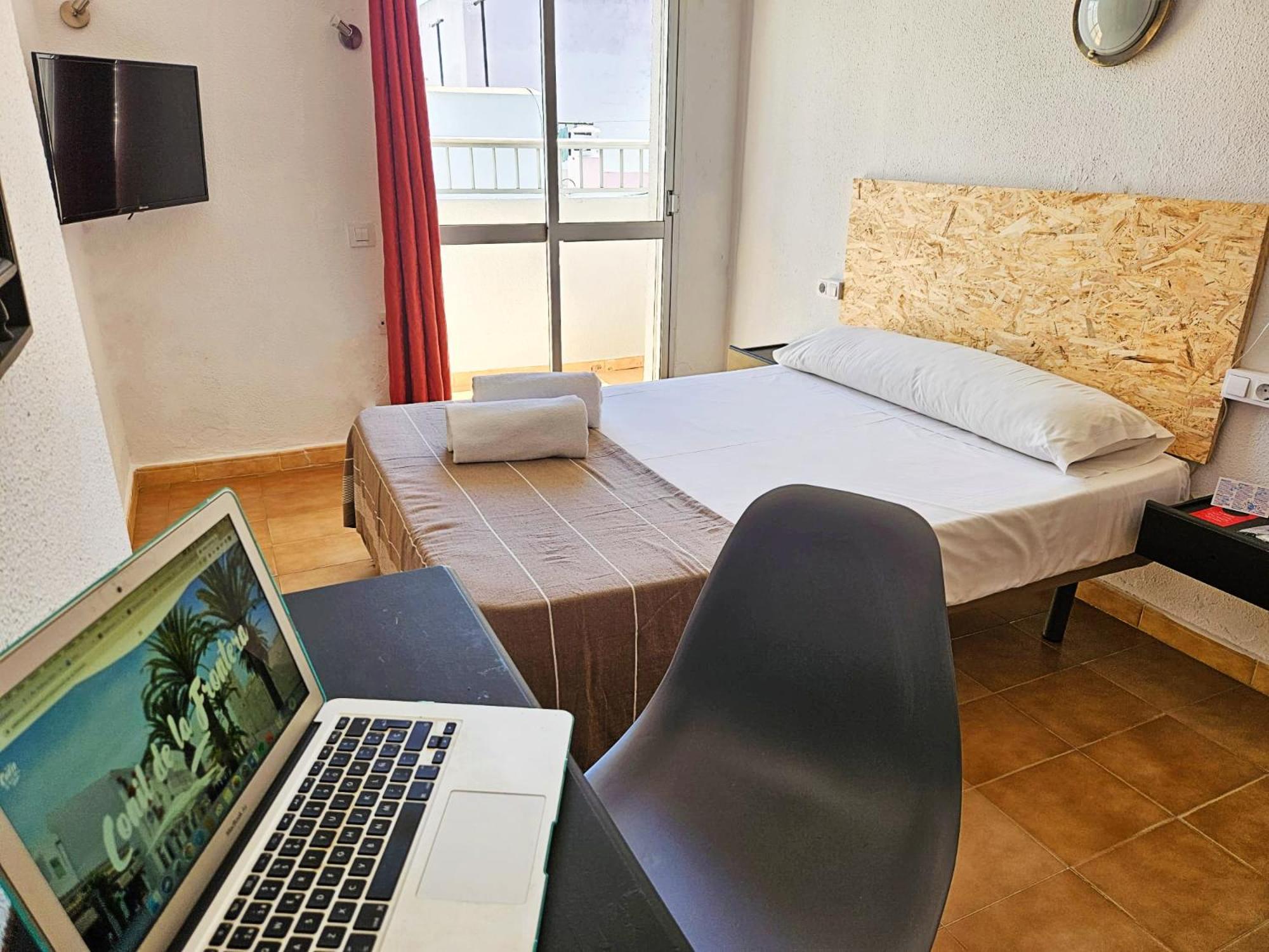 Hotel San Vicente - Centro Playa Conil De La Frontera Buitenkant foto