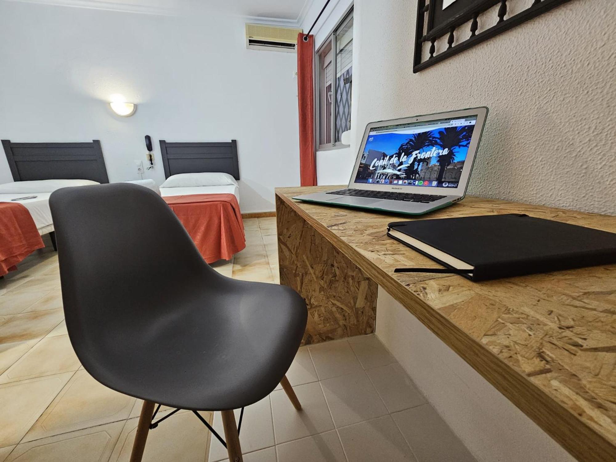 Hotel San Vicente - Centro Playa Conil De La Frontera Buitenkant foto